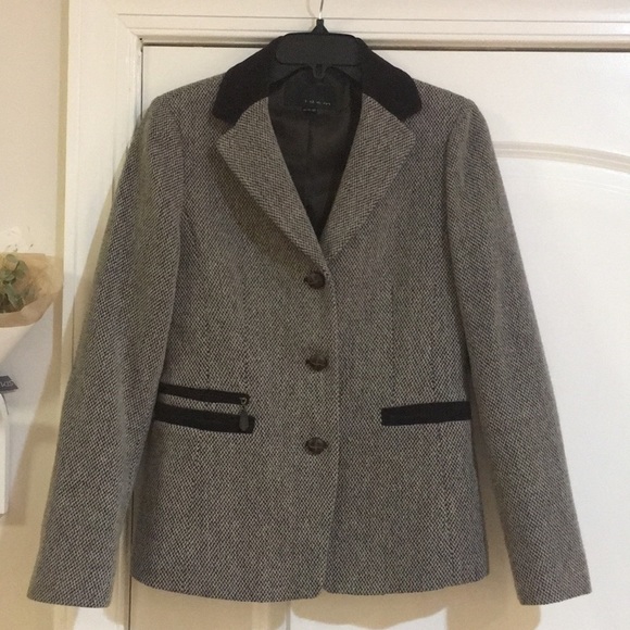 K-brand blazer size 6 never worn. Thick fabrics - Picture 1 of 5